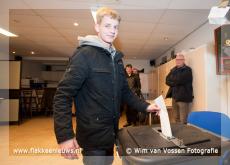 Foto behorende bij Dirksland zet nieuw stemgerechtigde in het zonnetje