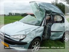 Foto behorende bij Bestuurder ernstig gewond door ongeval